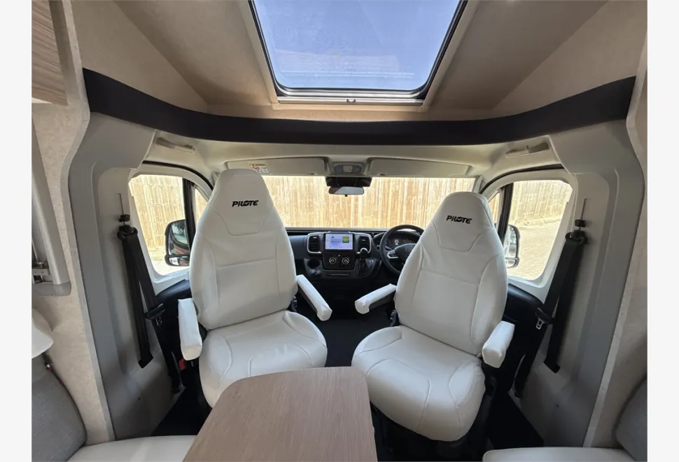 Pilote  P740FGJ Evidence 