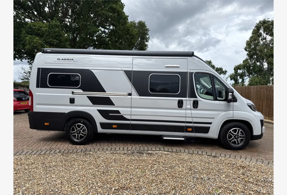 Adria  TWIN SUPREME 640 SLB 