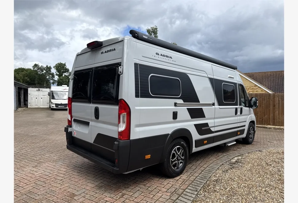 Adria  TWIN SUPREME 640 SLB 