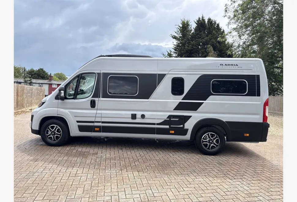 Adria  TWIN SUPREME 640 SLB 