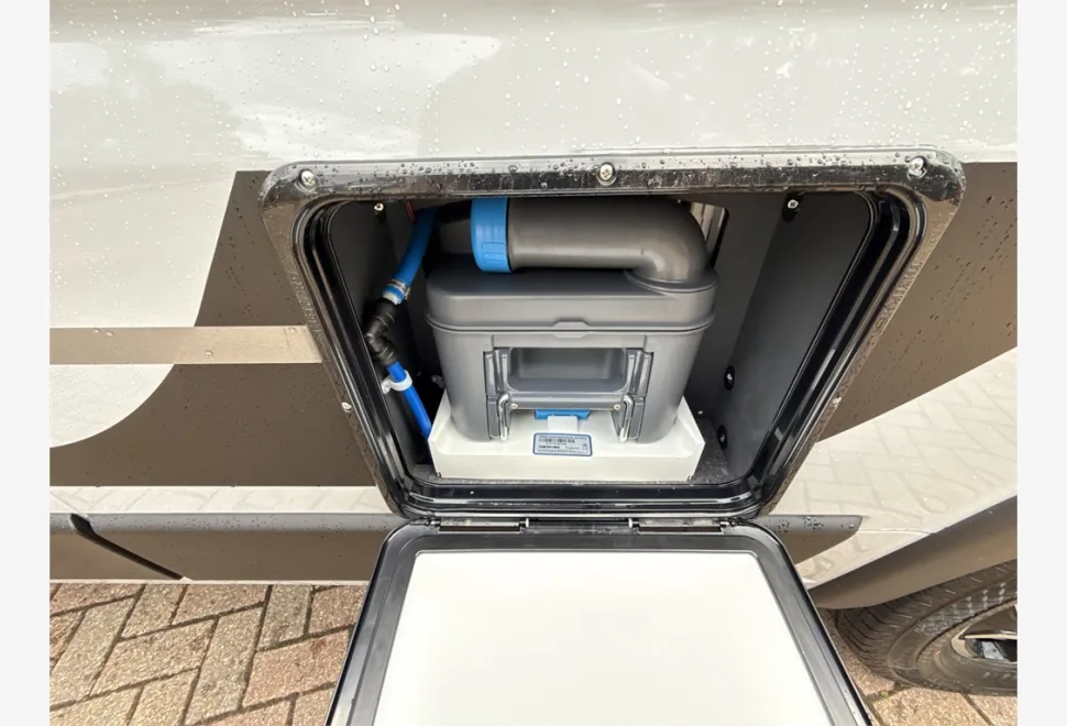 Adria  TWIN SUPREME 640 SLB 