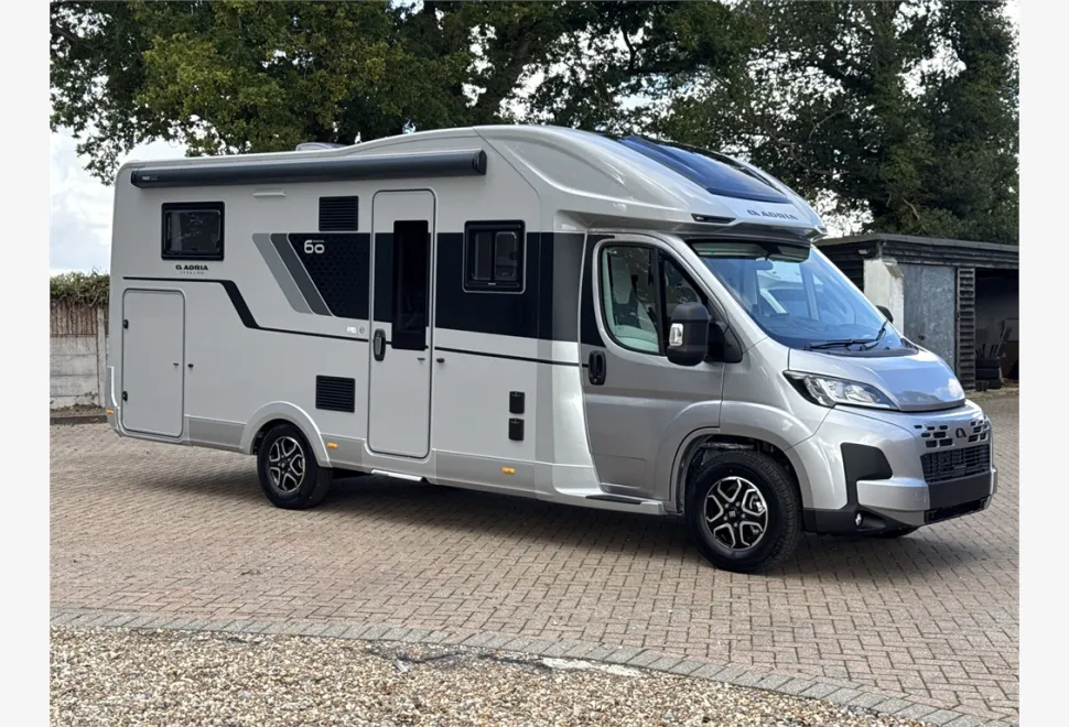 Adria  Coral 670 DL 60 Y 