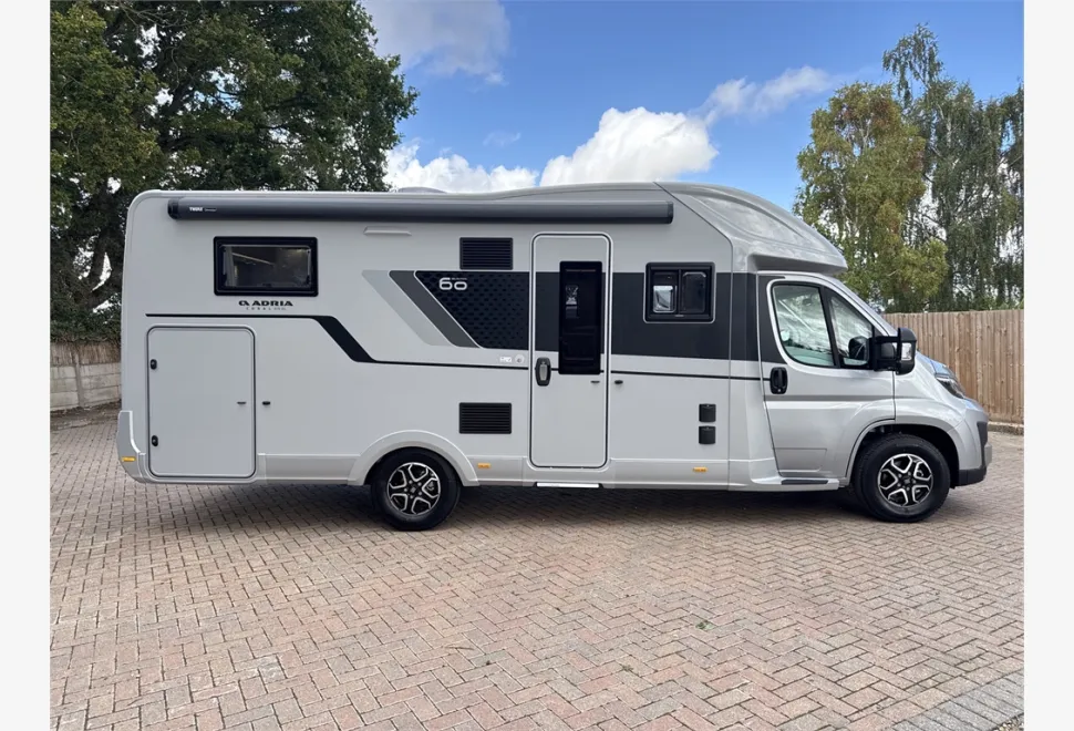 Adria  Coral 670 DL 60 Y 
