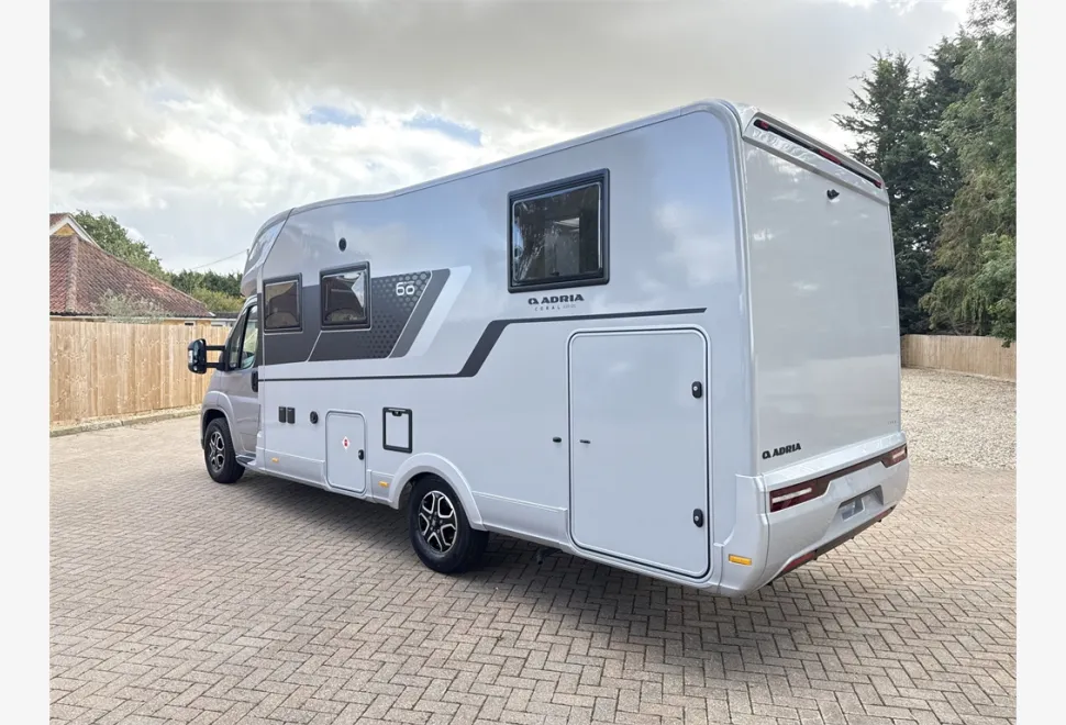 Adria  Coral 670 DL 60 Y 