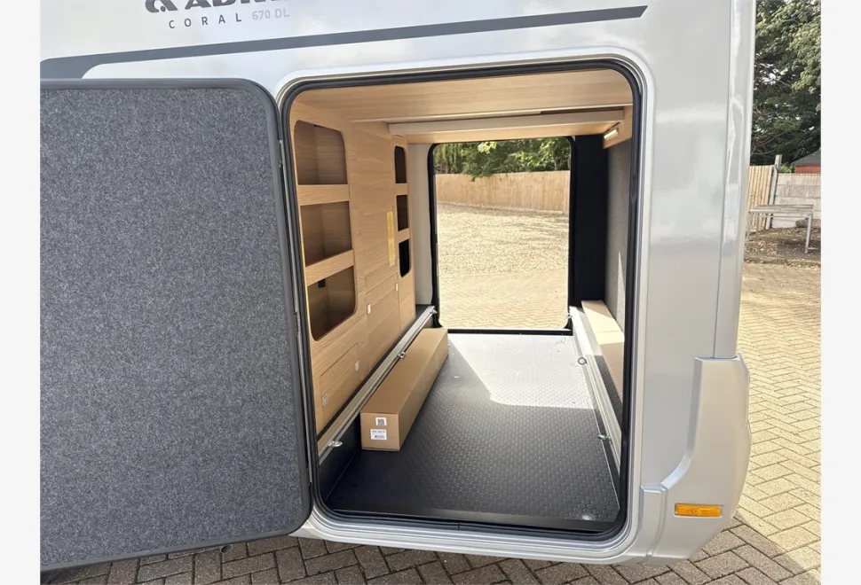 Adria  Coral 670 DL 60 Y 