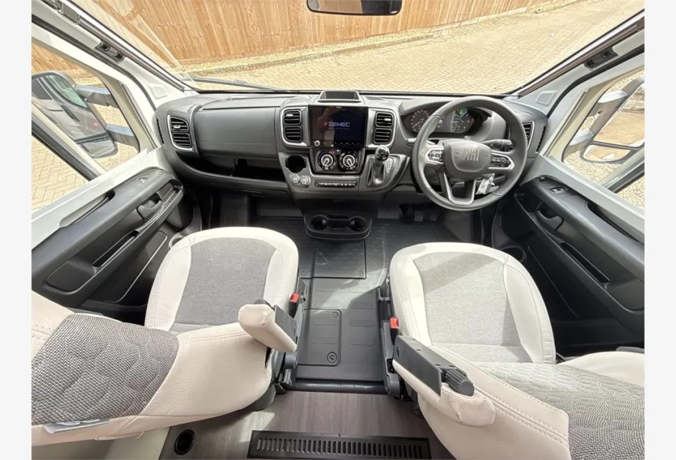 Adria  Coral 670 DL 60 Y 