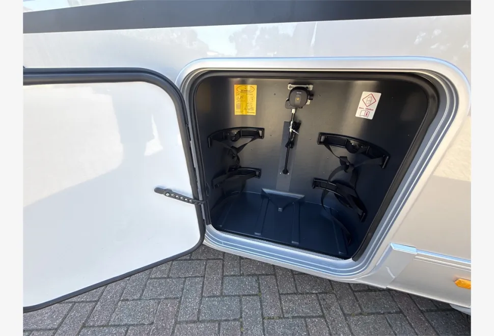 Adria  MATRIX SUPREME 670 DL 