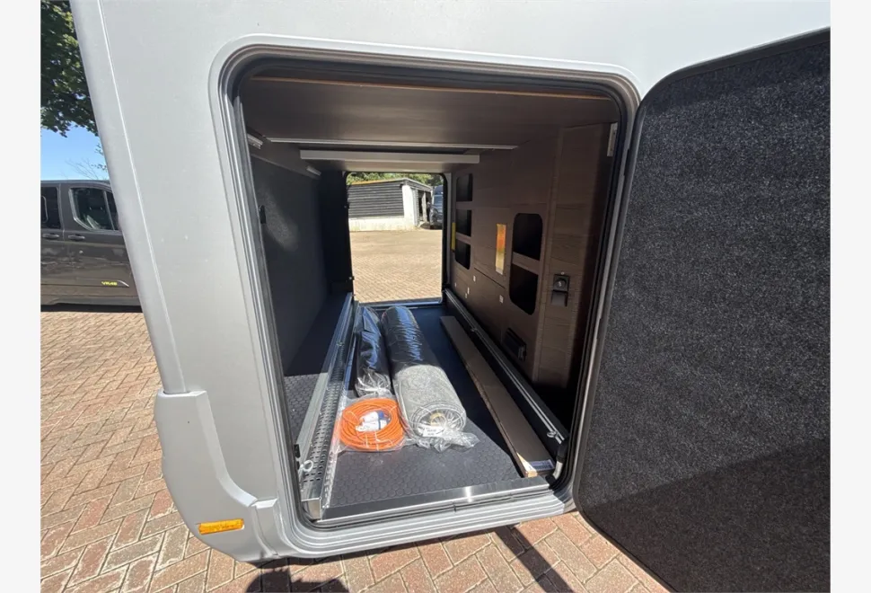 Adria  MATRIX SUPREME 670 DL 