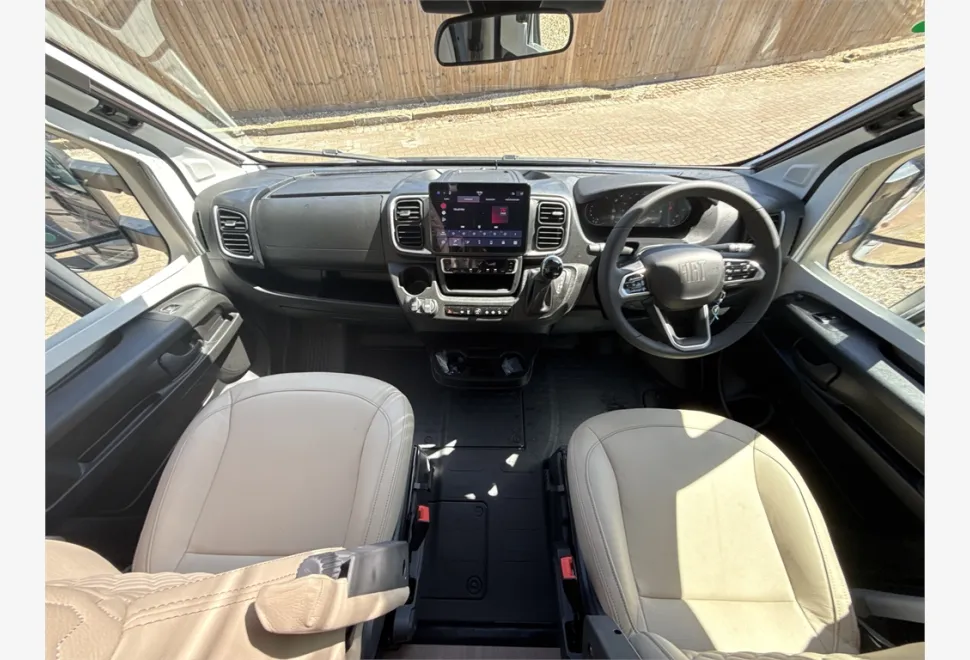 Adria  MATRIX SUPREME 670 DL 