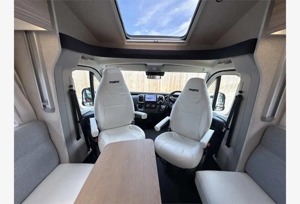Pilote  P740FGJ Evidence 