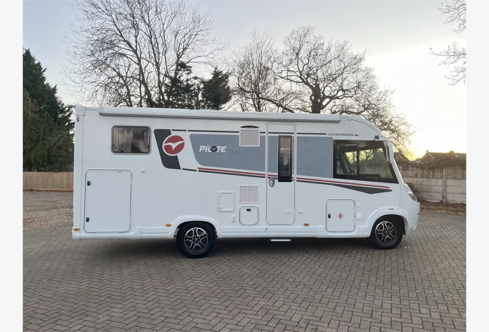 Pilote  G690GJ 2024