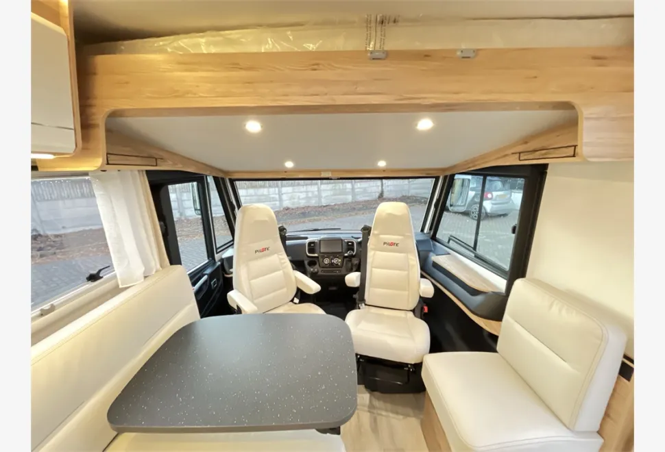 Pilote  G690GJ 2024