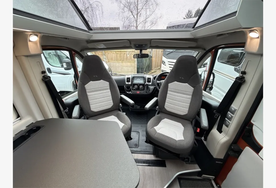 Adria  Twin Supreme 640 SGX 2021