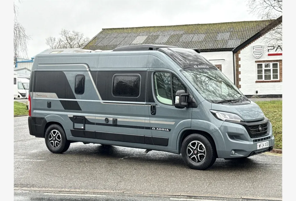 Adria  Twin Supreme 600 SPB 2024