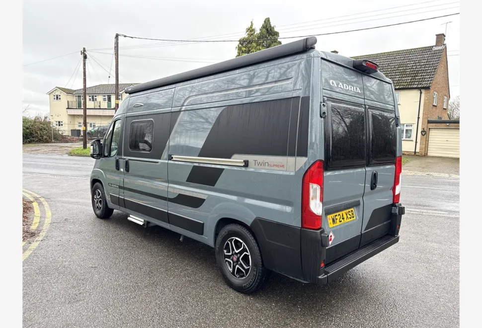 Adria  Twin Supreme 600 SPB 2024