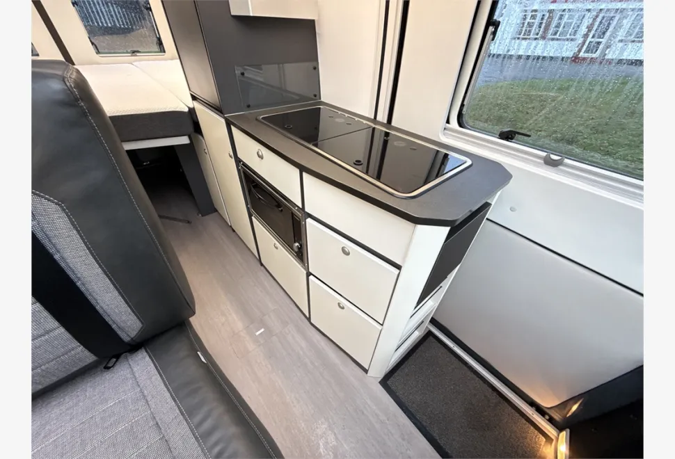 Adria  Twin Supreme 600 SPB 2024