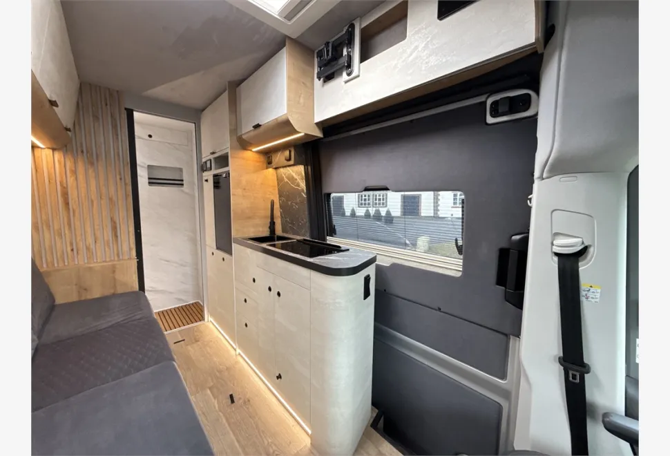 Globe-Traveller  Falcon 2XS 2025