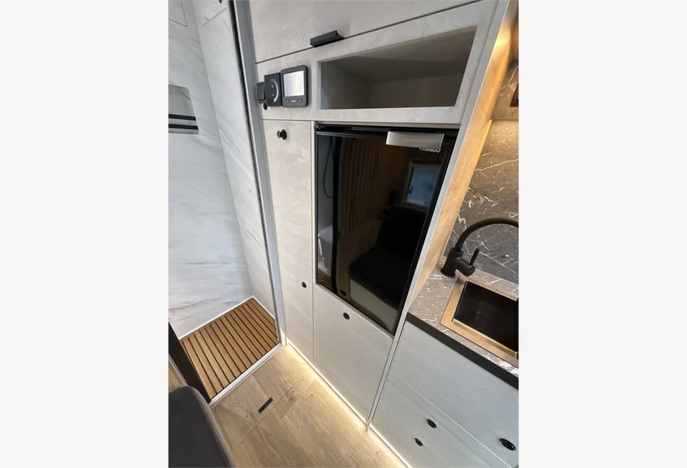 Globe-Traveller  Falcon 2XS 2025