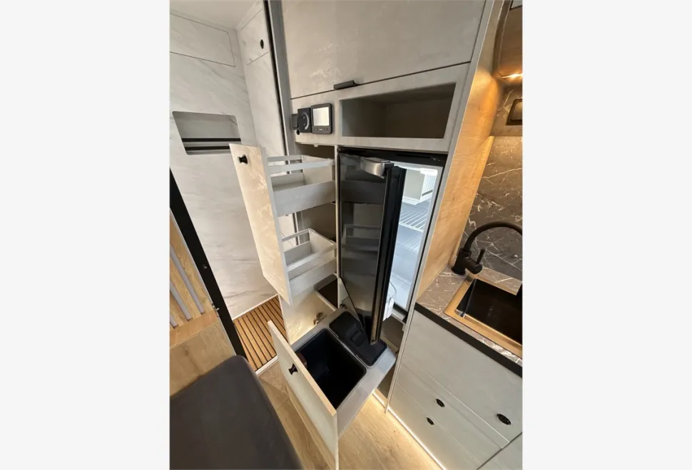 Globe-Traveller  Falcon 2XS 2025