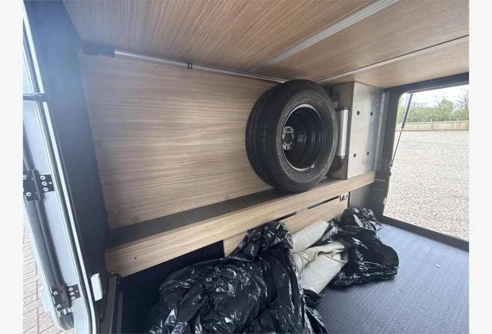Niesmann+Bischoff  Arto 77E 2020