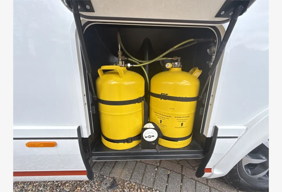 Niesmann+Bischoff  Arto 77E 2020