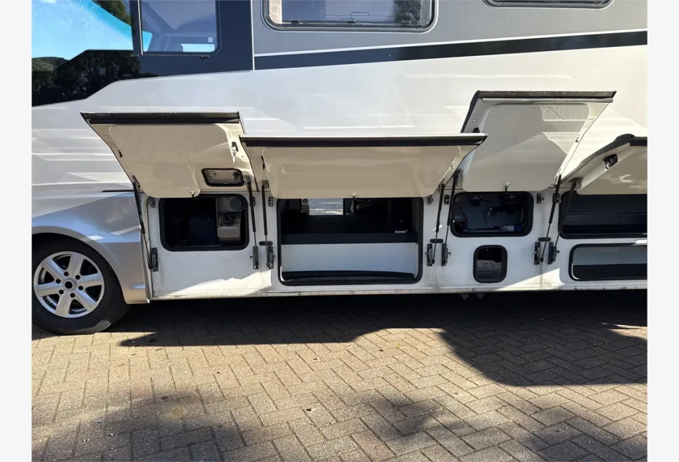 Niesmann+Bischoff  Flair 920 LF 2017