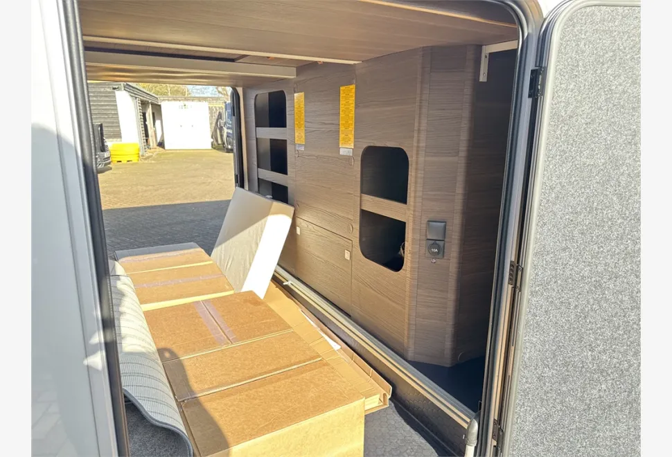 Adria  CORAL SUPREME MB 670 SL 