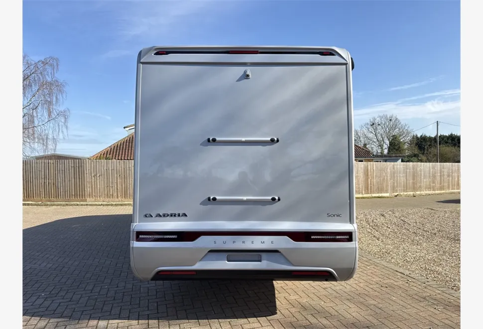 Adria  SONIC SUPREME 700 DL 