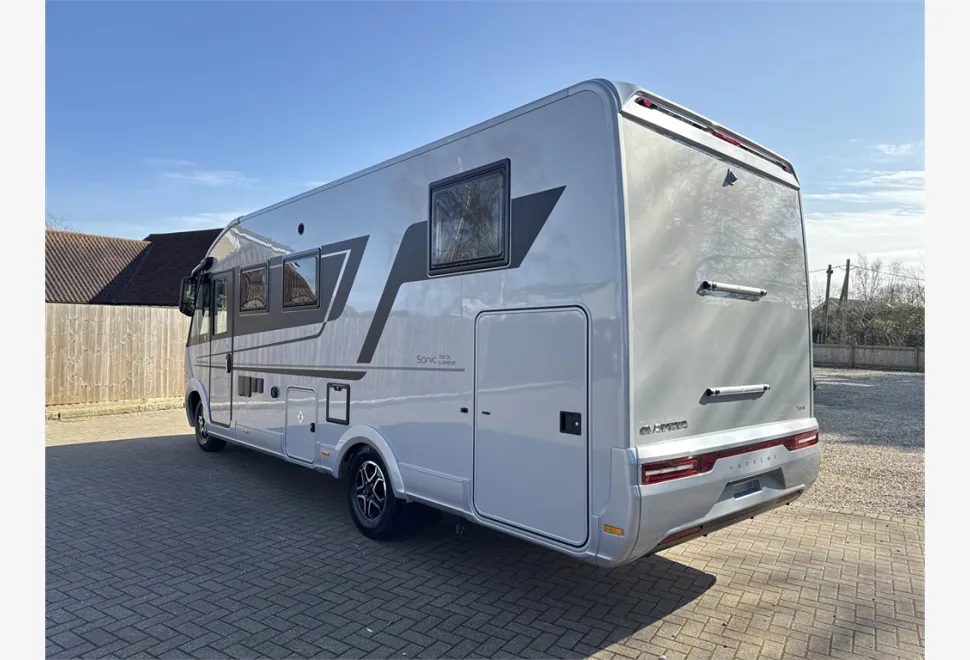Adria  SONIC SUPREME 700 DL 