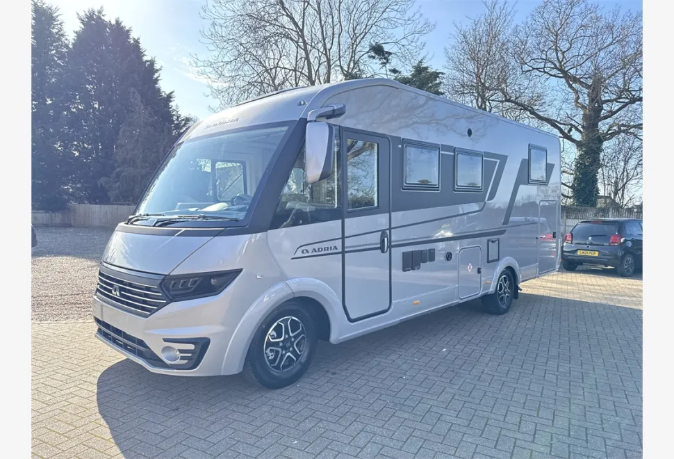Adria  SONIC SUPREME 700 DL 