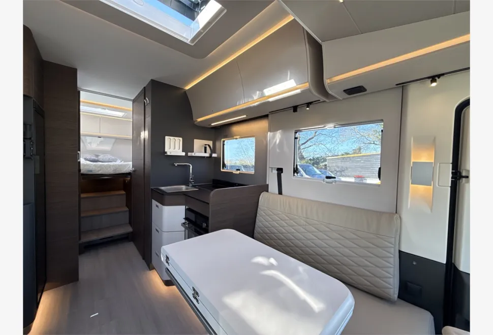 Adria  SONIC SUPREME 700 DL 