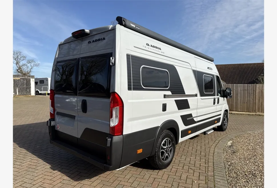 Adria  TWIN SUPREME 640 SLB 
