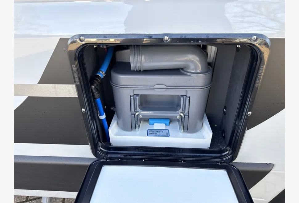 Adria  TWIN SUPREME 640 SLB 