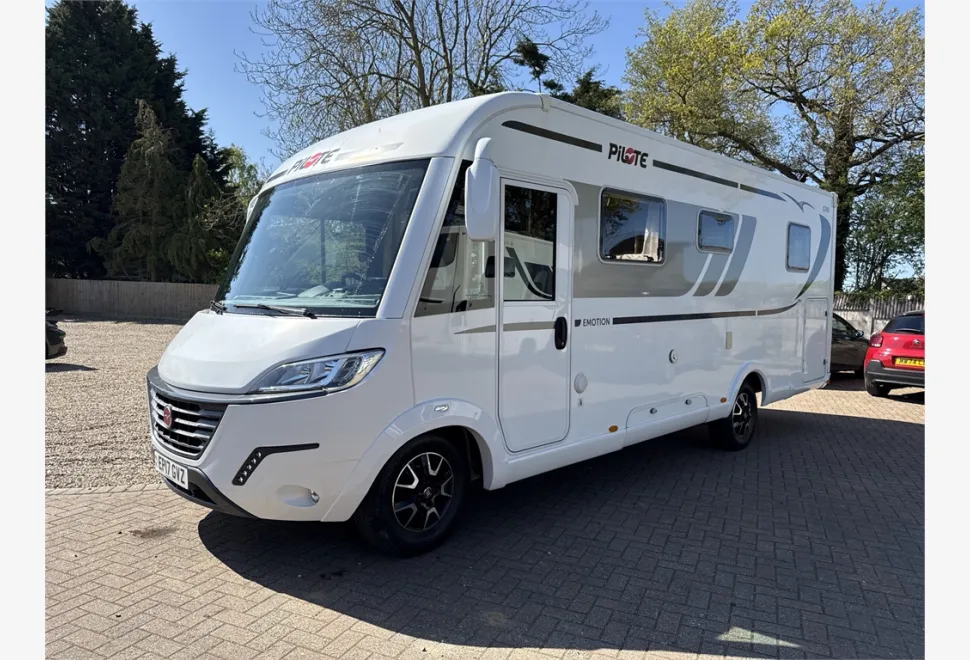 Pilote  G740C Emotion 2017