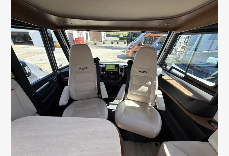Pilote  G740C Emotion 2017