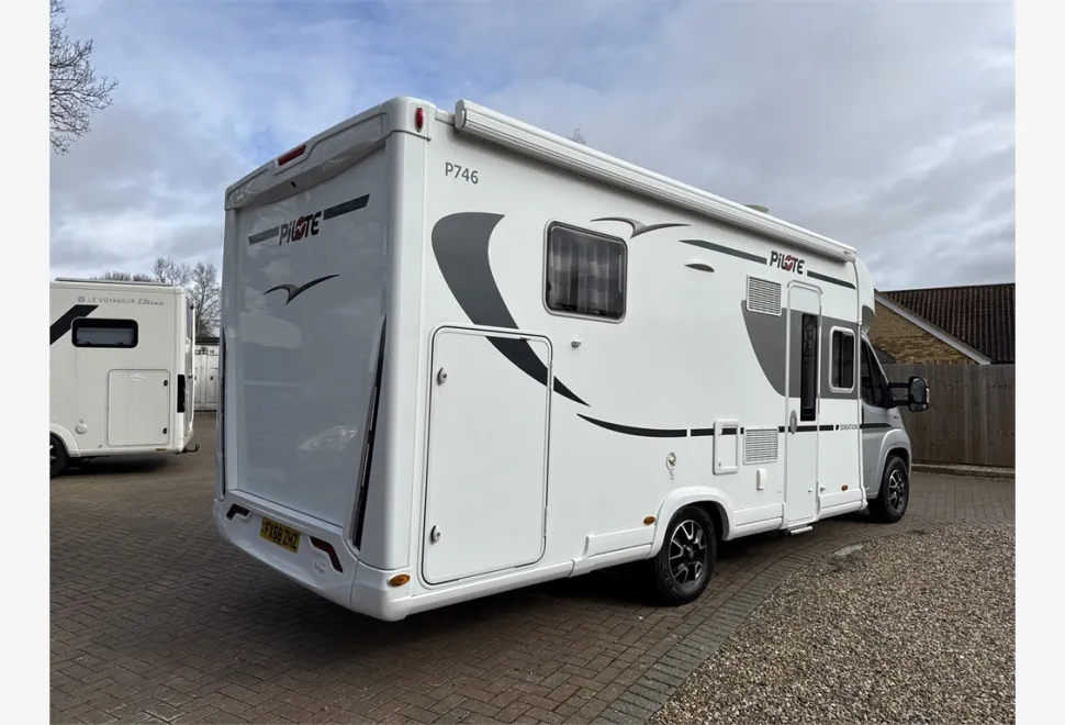 Pilote  P746 C Sensation 2018