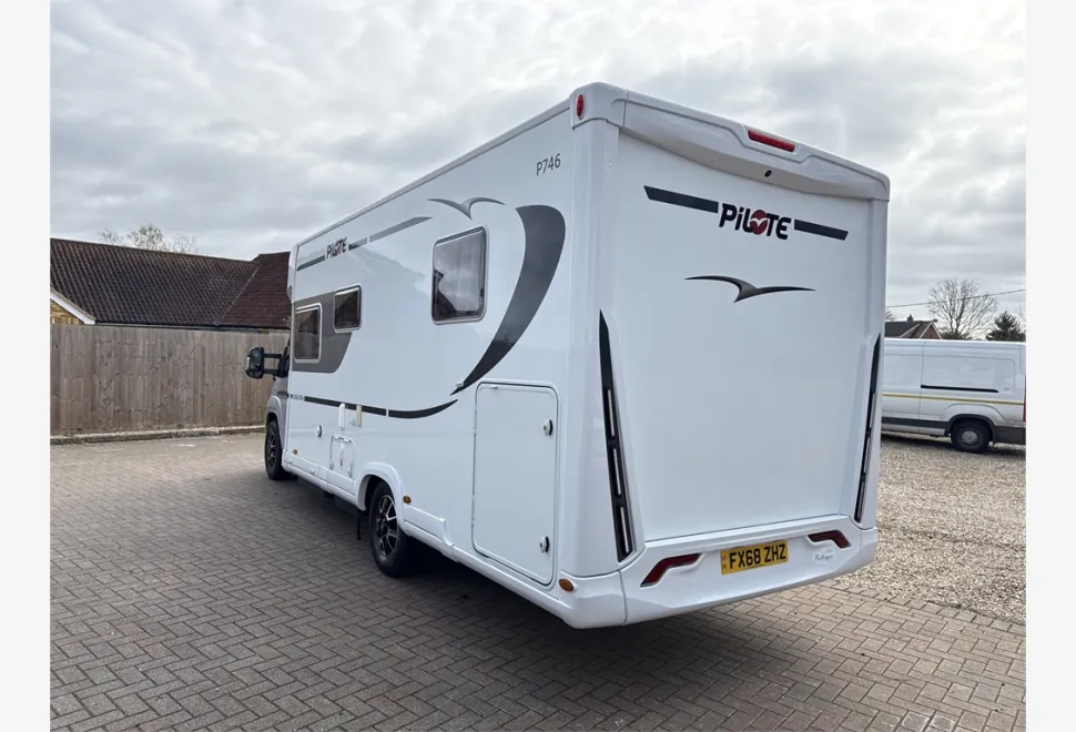 Pilote  P746 C Sensation 2018