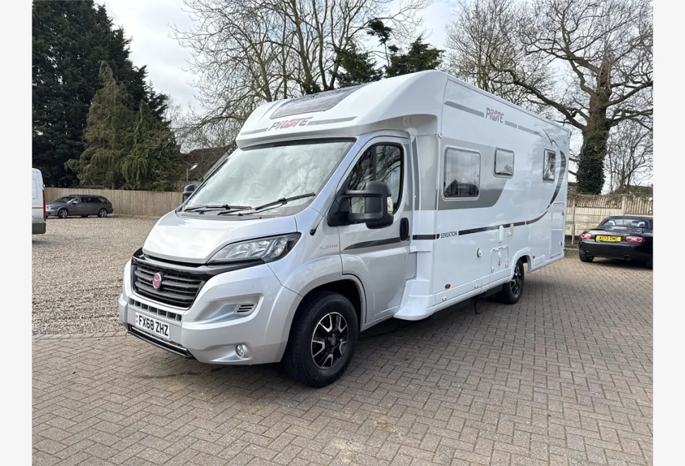 Pilote  P746 C Sensation 2018