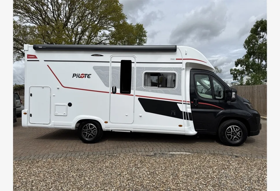 Pilote  P690D Evidence 