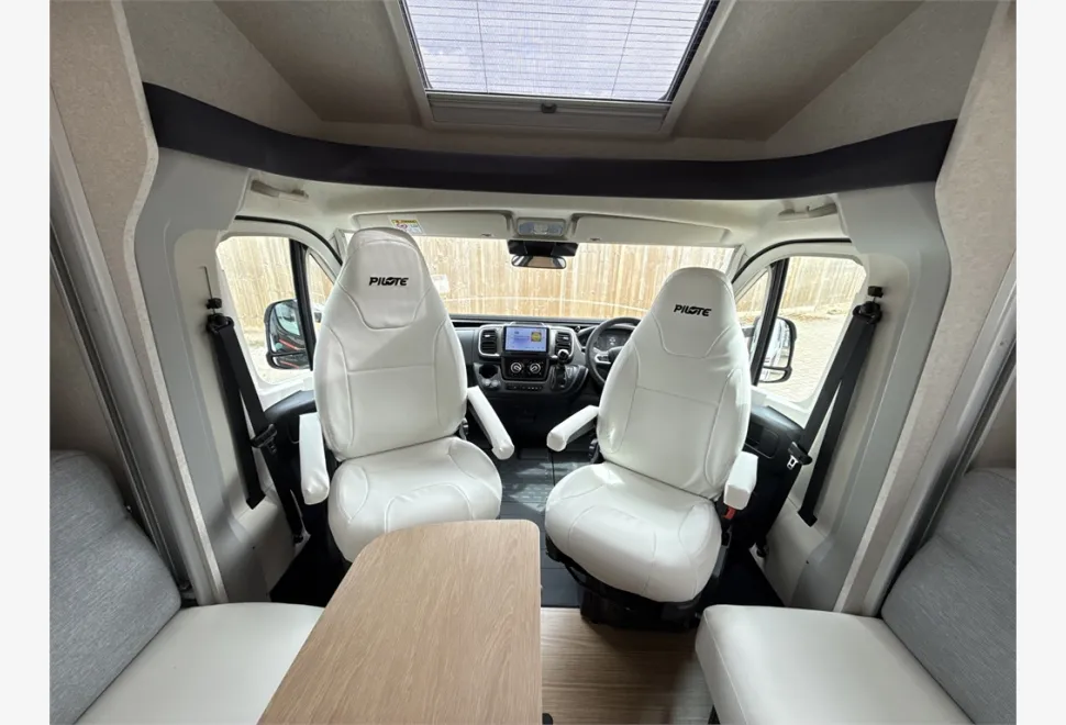 Pilote  P690D Evidence 