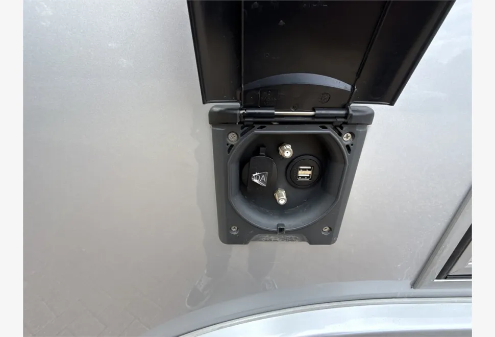 Adria  Sonic 810 SL 2021