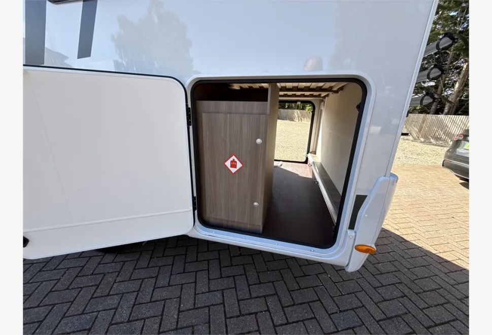 Carado  V339 Pro 2025
