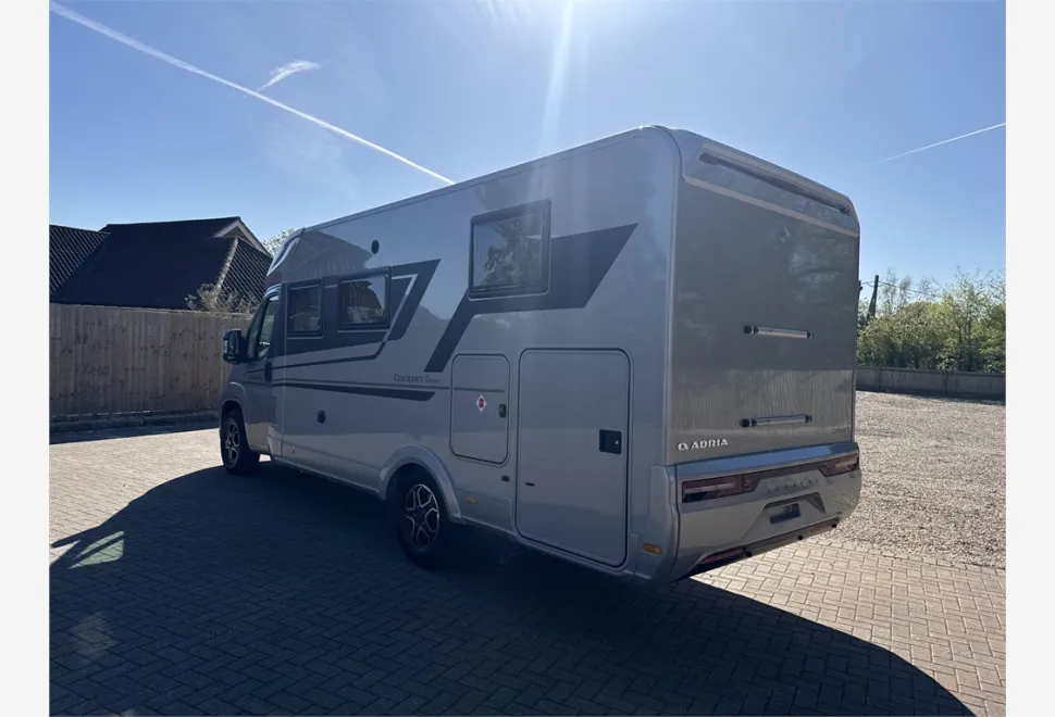 Adria  COMPACT SUPREME DL 