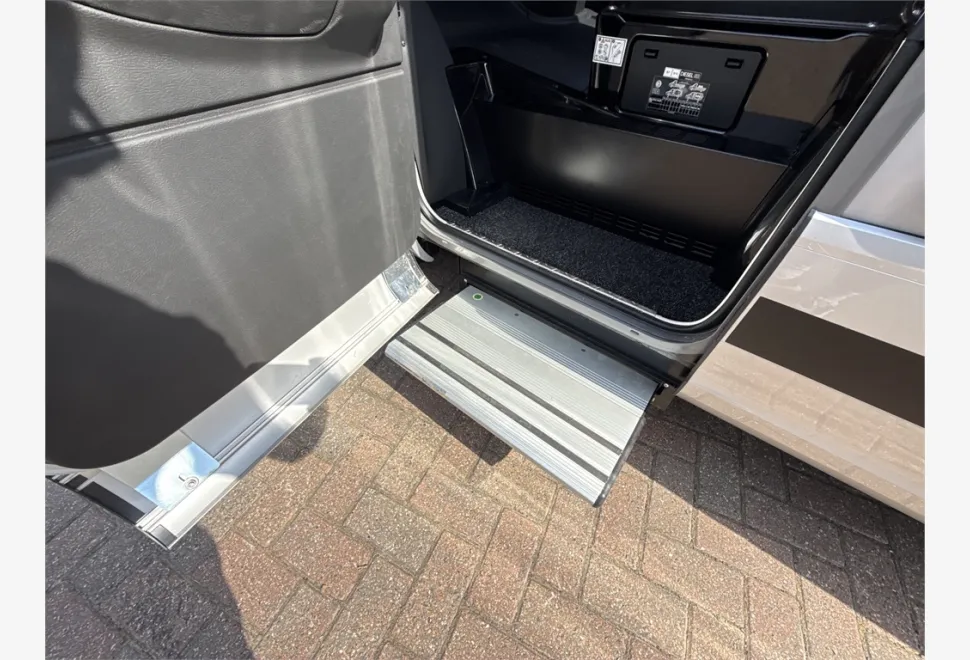 Hymer  B-Class MasterLine B-ML I780 Blackline 