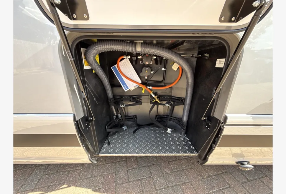 Hymer  B-Class MasterLine B-ML I780 Blackline 