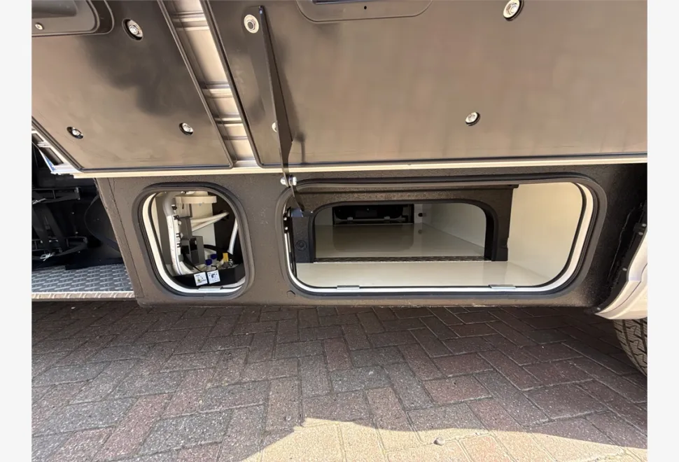 Hymer  B-Class MasterLine B-ML I780 Blackline 