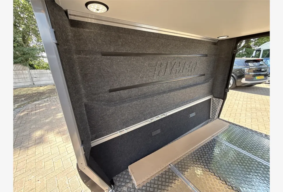 Hymer  B-Class MasterLine B-ML I780 Blackline 