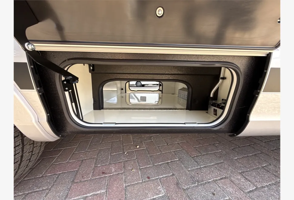 Hymer  B-Class MasterLine B-ML I780 Blackline 