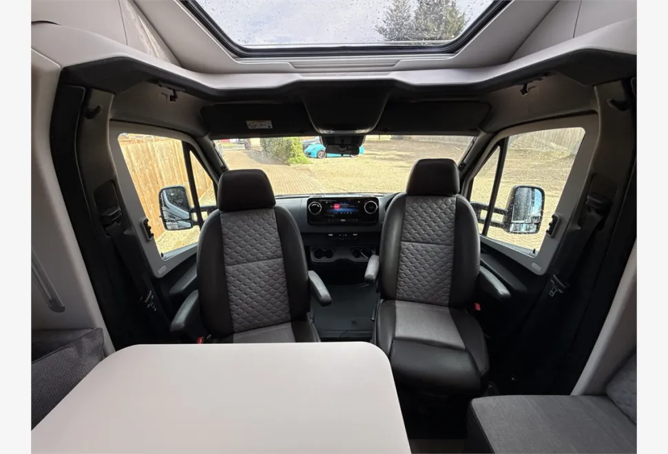 Adria  MATRIX Supeme MB 670 SL 2025