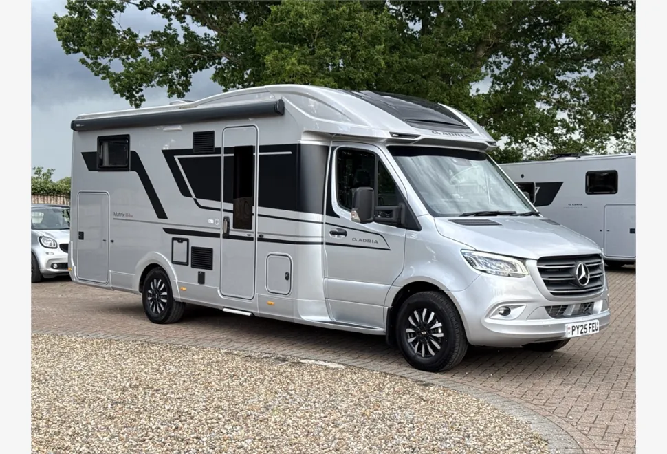 Adria  MATRIX Supeme MB 670 SL 2025